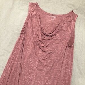 Pink top
Worn once 
Size XS
$8
